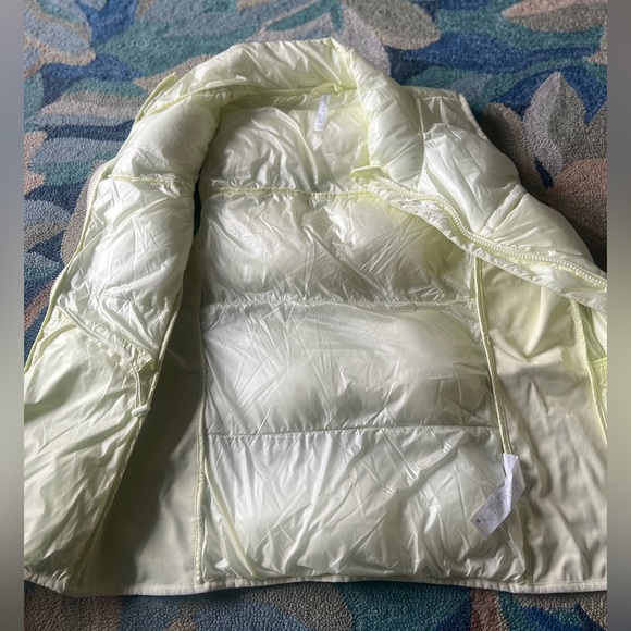 Fabletics Elliot Packable Puffer Vest size M - Picture 3 of 6